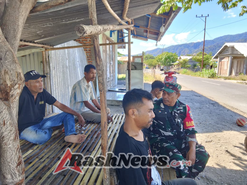 Babinsa Aktif Pantau dan Dukung Masyarakat Desa Aewora di Kecamatan Maurole