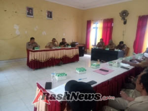 Komandan Koramil 1607-02/Empang Hadiri Rapat Koordinasi Tingkat Kecamatan Empang