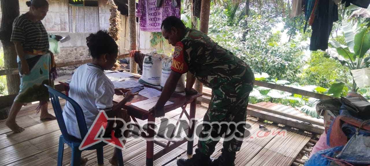 TNI AD Terus Dekat dengan Rakyat, Babinsa Laksanakan Pamwil dan Komsos di Desa Embunggena