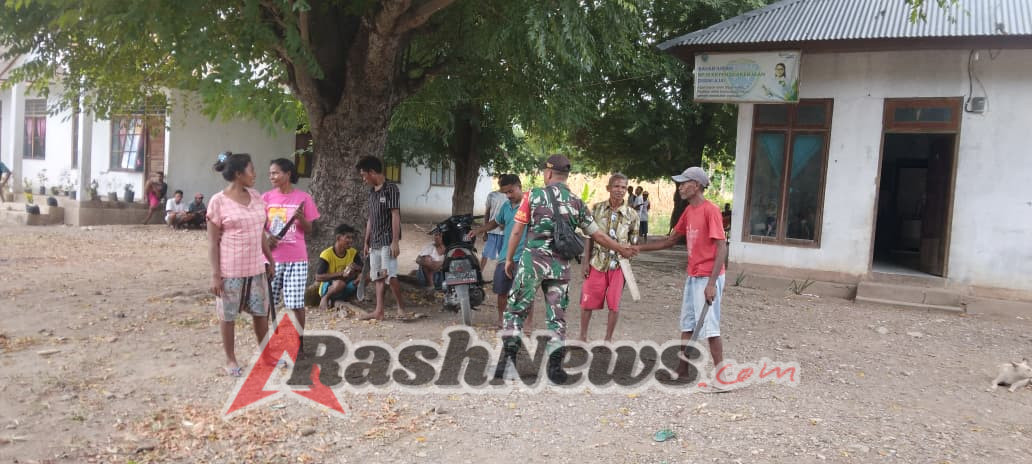 Babinsa Serda Benediktus Nainatun Teguhkan Jiwa Kebersamaan Masyarakat Tainsala