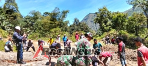 Kodim 1602/Ende Dukung Pembangunan Infrastruktur Desa dengan Pengerjaan Jalan Longsor