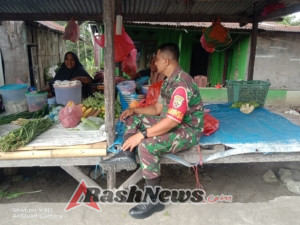 Babinsa Sambangi Pasar Ndorurea, Dengar Langsung Aspirasi Pedagang dan Warga Sekitar