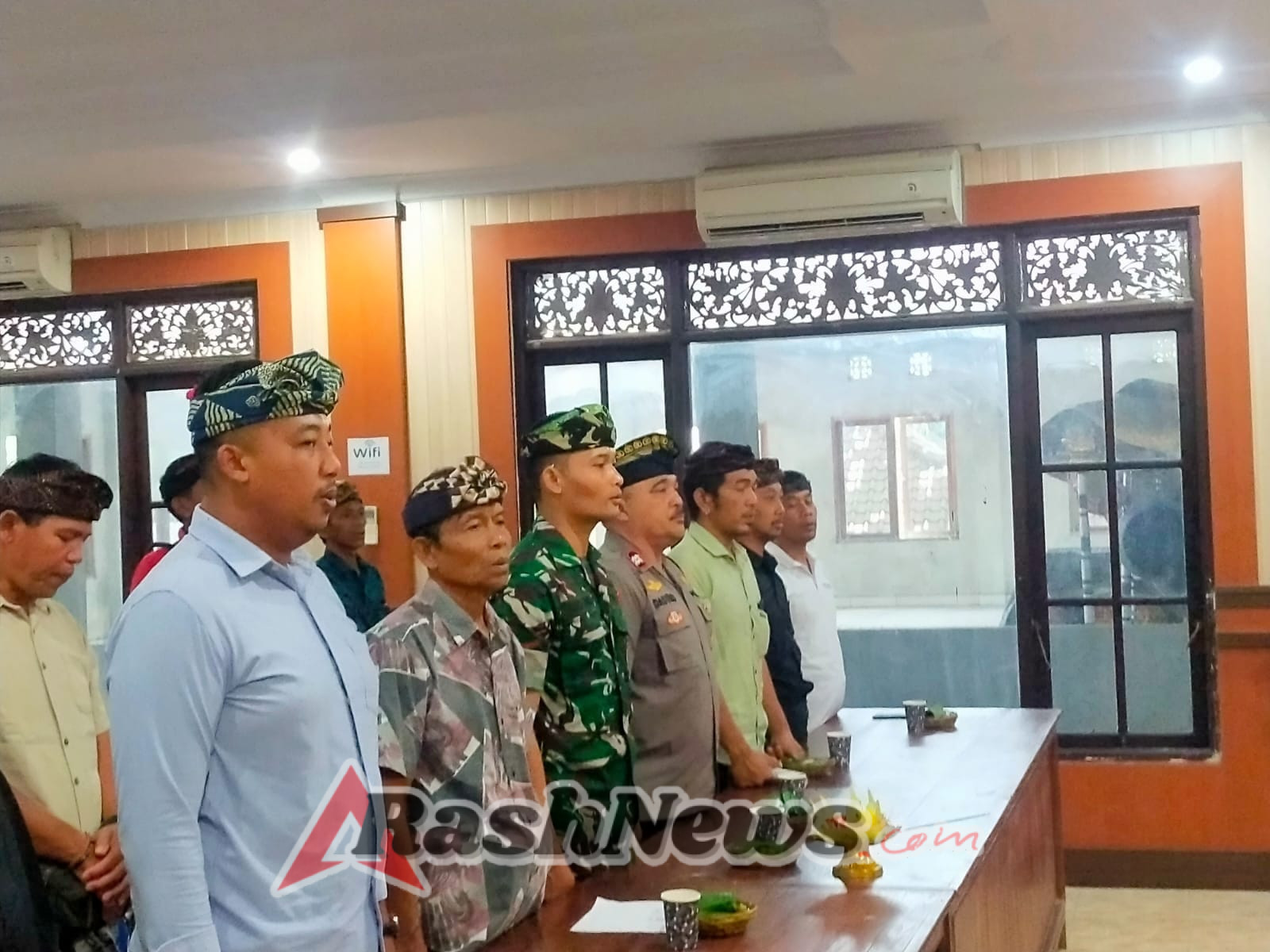 Kehadiran Babinsa Jadi Bentuk Dukungan TNI-Polri pada Pemerintahan Desa Singakerta