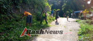 Babinsa Koramil 1602-02/Wolowaru Tingkatkan Silaturahmi Lewat Kegiatan Karya Bakti