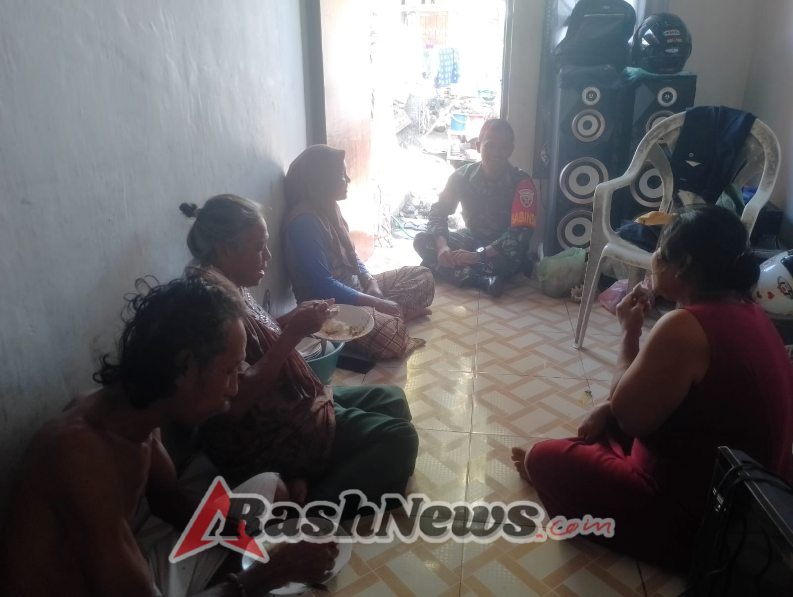 Babinsa Wolowaru Gencarkan Kegiatan Pamwil dan Sosialisasi Kepada Masyarakat