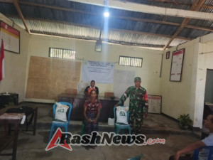 Babinsa dan Bulog Bersinergi Salurkan Bantuan CBP ke 65 KPM di Kecamatan Detukeli