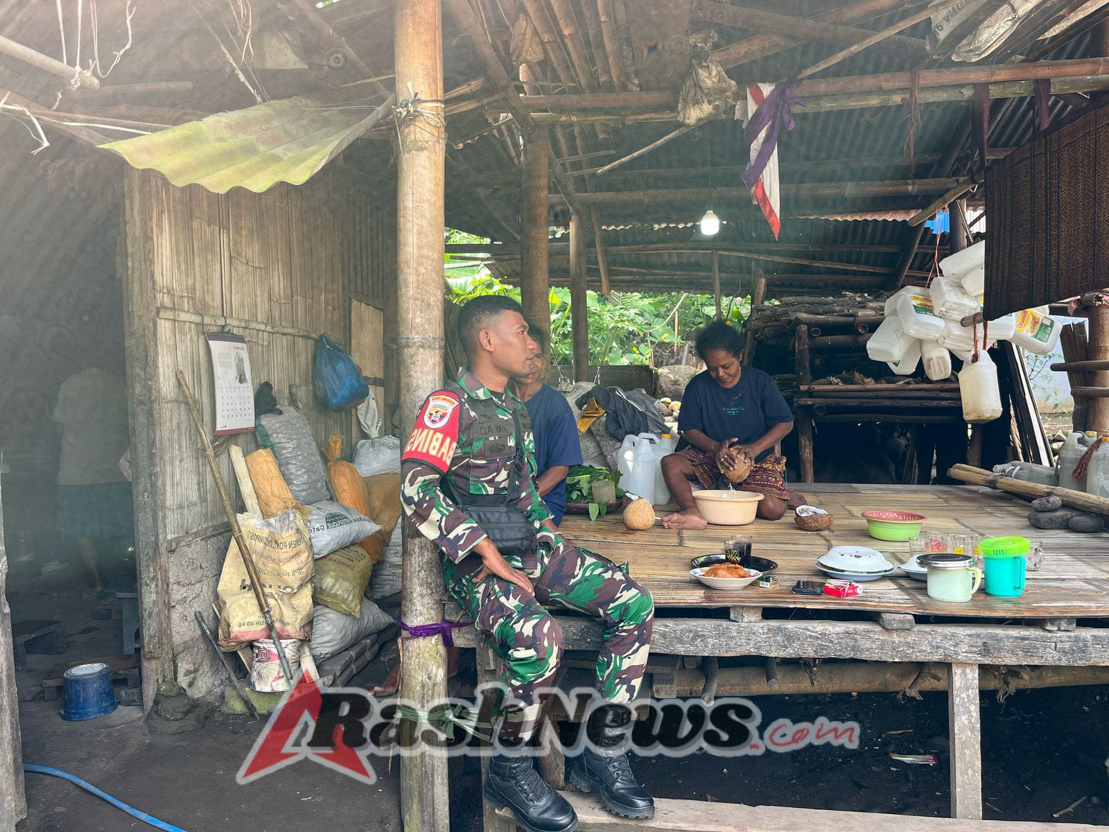 Aktifkan Peran Babinsa, Kodim 1602/Ende Gelar Komsos dan Pamwil di Wilayah Detusoko