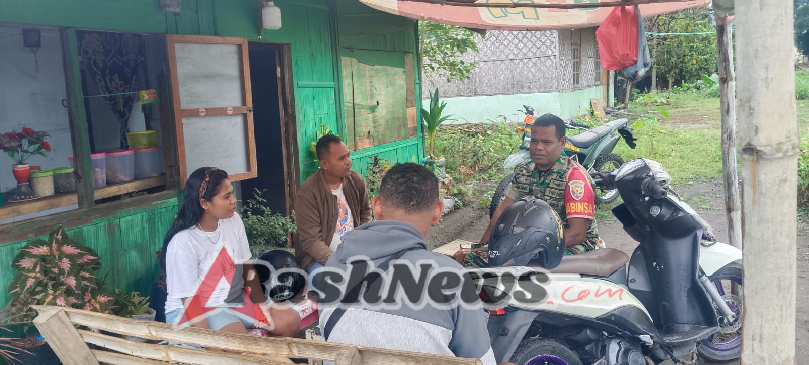 Ciptakan Wilayah Aman dan Kondusif, Babinsa Aktif Patroli dan Komsos di Ndona