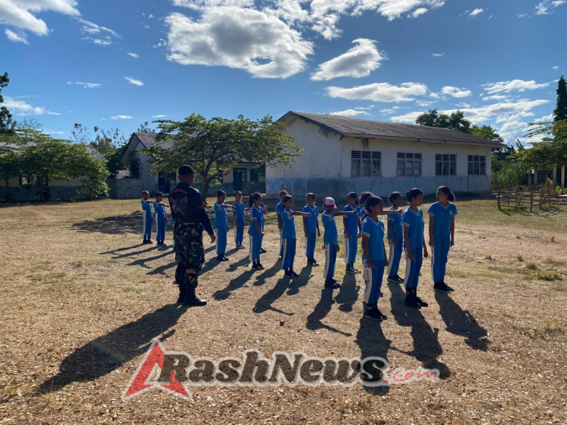Hadapi Lomba Semarak HUT RI, Satgas Yonif 741/GN Turun Latihkan PBB di SDK Sesekoe