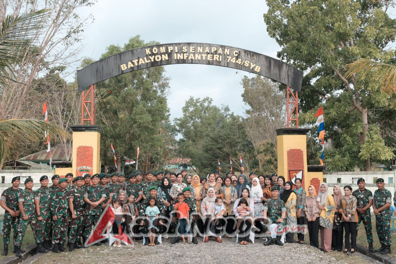 Danbrigif 21/Komodo mengunjungi Kompi Senapan C Yonif 744/SYB.