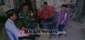Babinsa Koramil 1614-03/Hu’u Bersama Warga Desa Jambu Gelar Ronda Malam, Wujudkan Kamtibmas yang Kondusif