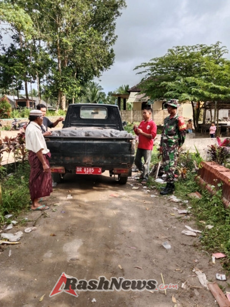 Babinsa Kawal Pelepasan Ribuan Bibit Ikan Nila di Desa Bual