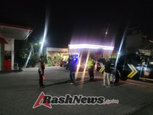 Pastikan Keamanan Wilayah Tetap Terjaga Samapta Polsek Mengwi Patroli di Kawasan SPBU