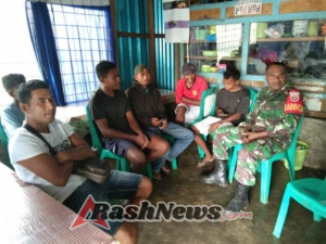 Babinsa Koramil 1602-03 Tingkatkan Sinergi dengan Warga Lewat Komsos di Lepkes