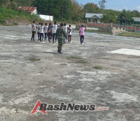 Babinsa Kabola Latih Calon Paskibraka Jelang HUT RI ke-80