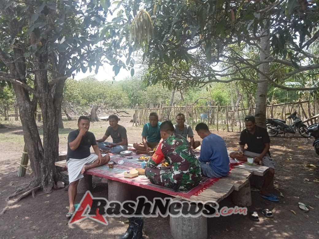 Komsos Babinsa Koramil 06/Karera Fokus pada Keamanan dan Ketertiban Wilayah