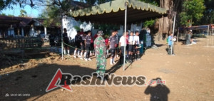 Berikan Rasa Aman dan Nyaman Bagi Warga Babinsa PAM Pertandingan Sepak Bola