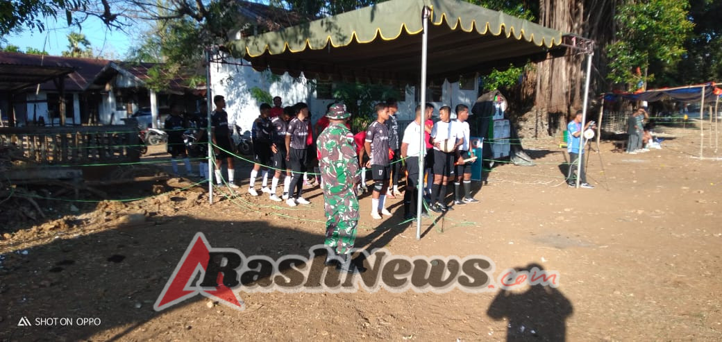 Berikan Rasa Aman dan Nyaman Bagi Warga Babinsa PAM Pertandingan Sepak Bola