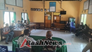 Selesaikan Konflik Keluarga, Babinsa Ajak Warga Kibarkan Merah Putih Sambut HUT RI ke-80