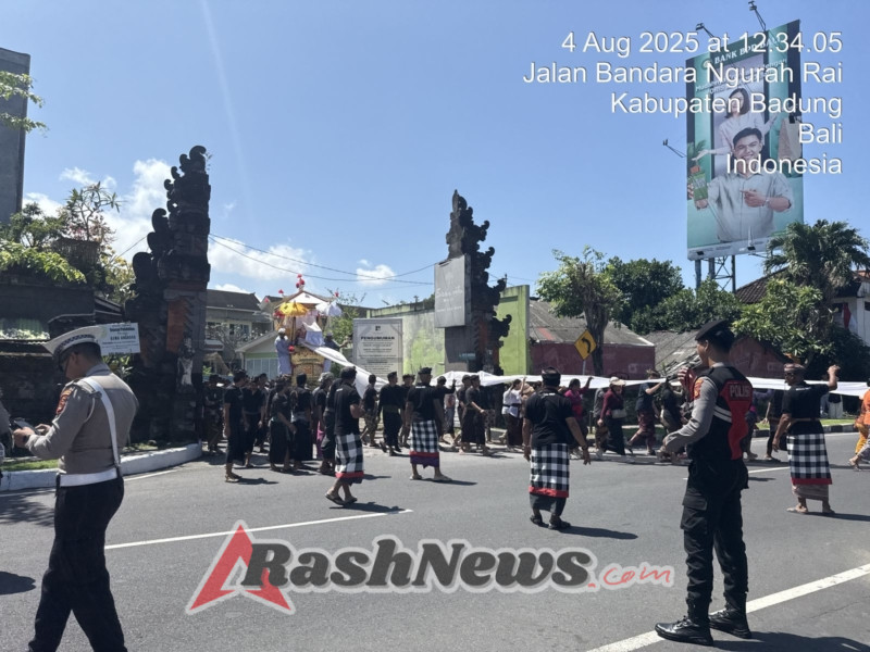 Polres Bandara Ngurah Rai Amankan Prosesi Pengabenan Warga Mandala ke Setra Tuban