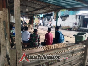 Monitoring Wilayah Babinsa Wolowaru di Mbuliwaralau Berjalan Aman dan Tertib