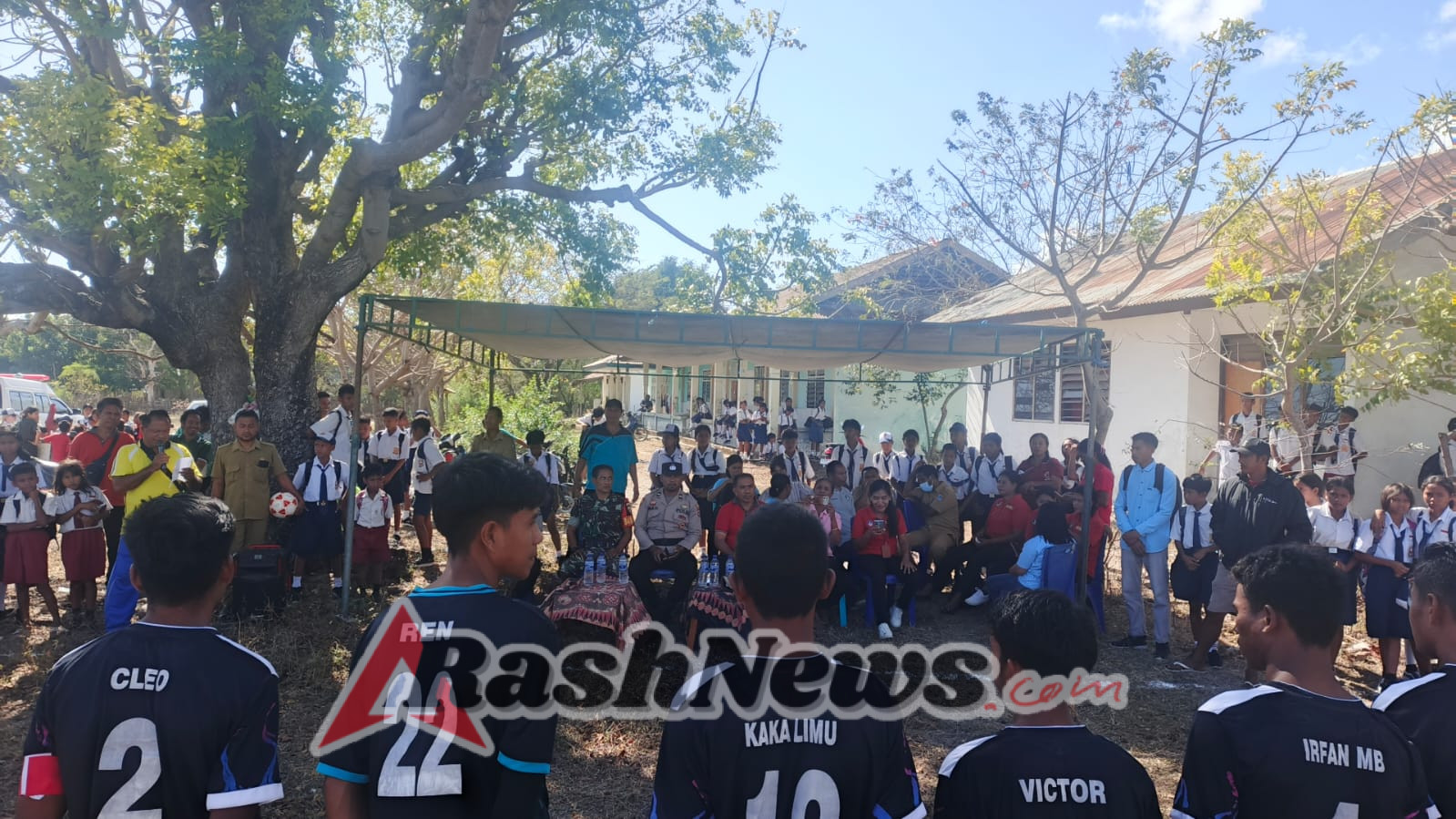 Semarak Kemerdekaan, Babinsa Dampingi Pembukaan Perlombaan di Kecamatan Haharu