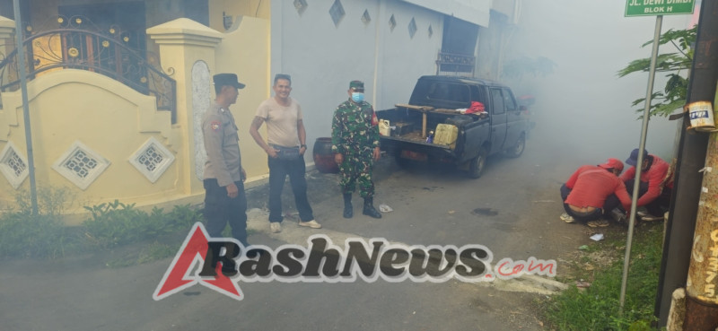 Babinsa Bersama Tim Kesehatan Lakukan Penyemprotan Nyamuk di Abianbase