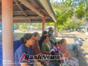 Wujudkan Kemanunggalan TNI-Rakyat, Babinsa Kodim 1602/Ende Hadir di Tengah Masyarakat Otogedu