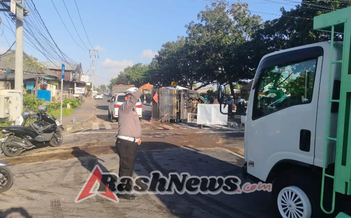 Kecelakaan Tunggal di Simpang Sekarsari, Unit Lantas Polsek Dentim Lakukan Penanganan dan Pengaturan Arus Lalu Lintas