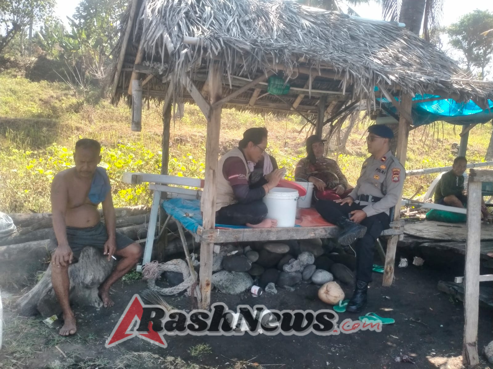 Polairud Polres Karangasem Tingkatkan Patroli di Pantai Yeh Kali, Edukasi Nelayan Soal Keselamatan dan Keamanan Laut