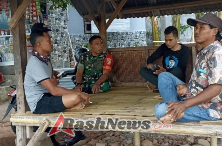 Komsos Babinsa Rumbuk Timur: Ronda Malam dan Musyawarah Jadi Solusi Konflik