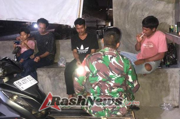 Babinsa  Himbau Warga Kurangi Plastik dan Bijak Bermedia Sosial