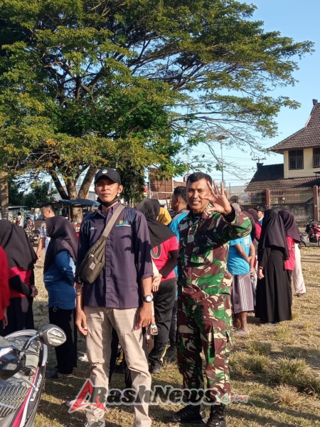 Babinsa dan Warga Empang Bersatu dalam Semangat Kemerdekaan Lewat Voli