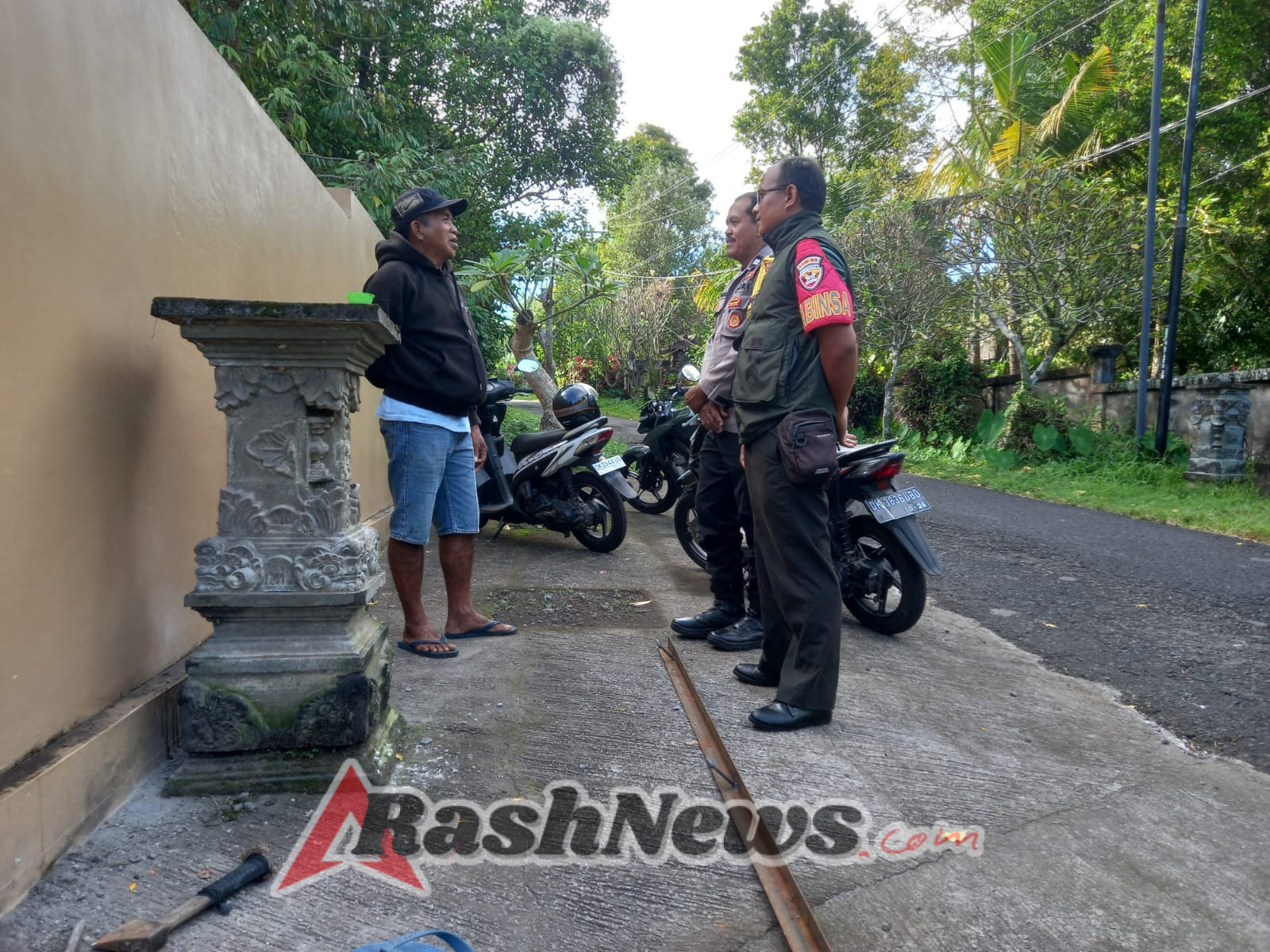 Tingkatkan Keamanan dan Ketertiban, Babinsa Kedis Silaturahmi dengan Tokoh Masyarakat