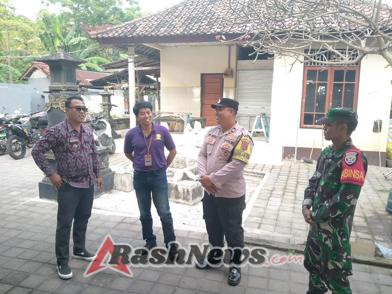 Babinsa Batununggul Sampaikan KKN Unud Hadirkan Inovasi Dan Solusi Bagi peternak Melalui Sosialisasi