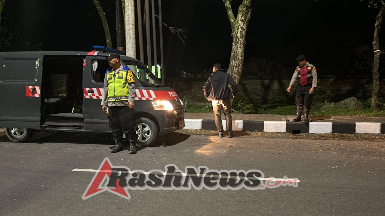 Kanit Intel Polsek Bebandem Pimpin Patroli Blue Light Patrol