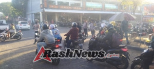 Pastikan Lancar ; Kompol Rai Darmayasa Pantau Arus Lalulintas di Barat Pasar Mengwi