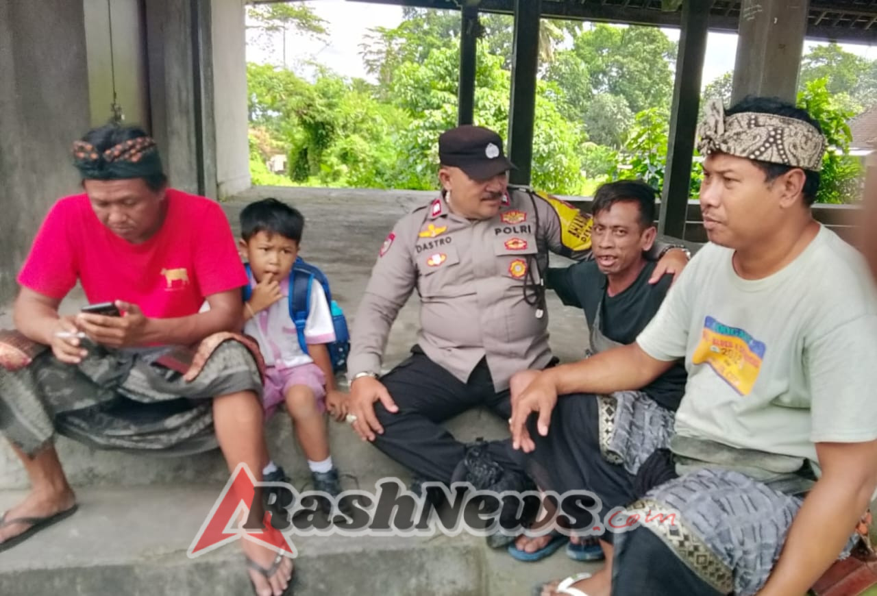 Jelang Dirgahayu RI, Bhabinkamtibmas Singakerta Imbau Warga Kibarkan Bendera Merah Putih