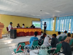 Dukung Kelancaran Festival HUT RI, Babinsa Hadiri Rapat di Labuhan Kertasari