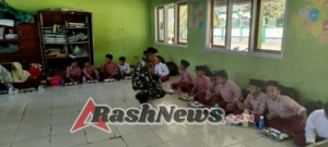 Dukung Kesehatan Anak, Babinsa Menala Hadiri Program Makan Bergizi di SD MIN 2