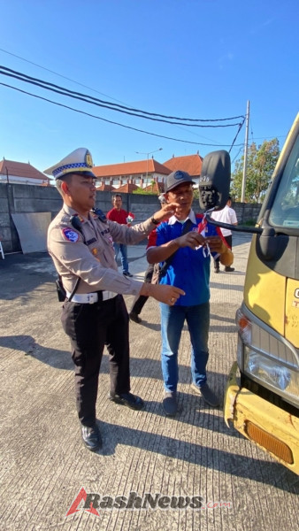 Rayakan HUT RI ke-80, Satlantas Polres Badung Ajak Masyarakat Kibarkan Semangat Merah Putih