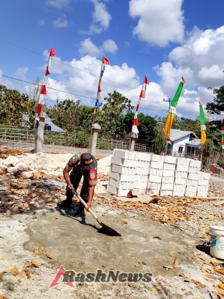TNI Hadir di Tengah Rakyat, Babinsa Turun Langsung Bangun Fasilitas Desa