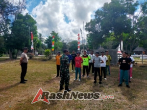 Persiapan HUT RI ke-80, Babinsa dan Polsek Biboki Selatan Bangkitkan Semangat Siswa Lewat Pelatihan Paskibra