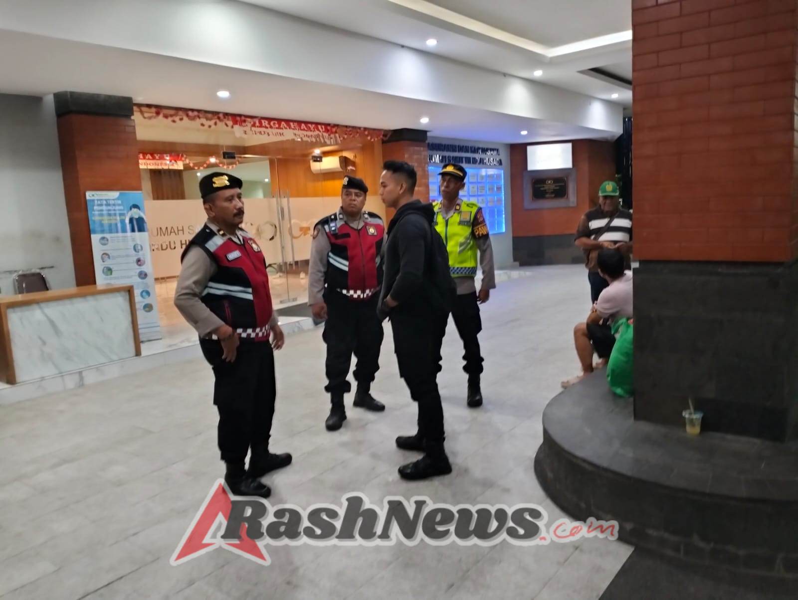 Patroli Dialogis Samapta Polsek Abiansemal Sambangi Rumah Sakit Windu Husada