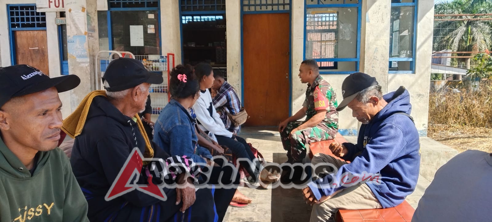 Komsos Babinsa di Kecamatan Detusoko Bangun Kepercayaan dan Kesiapsiagaan Masyarakat
