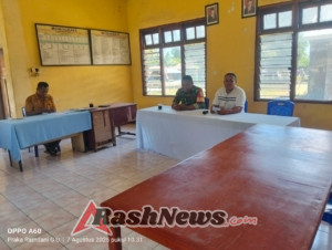 Sinergi TNI-Pemerintah, Babinsa Amankan Penyaluran Bantuan Pangan di Kabupaten Ende