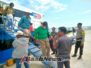 Monitoring Aktivitas Kapal Penumpang di Pelabuhan Ba’a oleh Piket Hari Ini