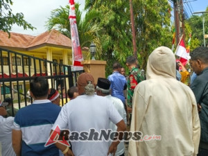 Babinsa Koramil 1624-01/Larantuka Jaga Ketertiban Aksi Warga Secara Humanis