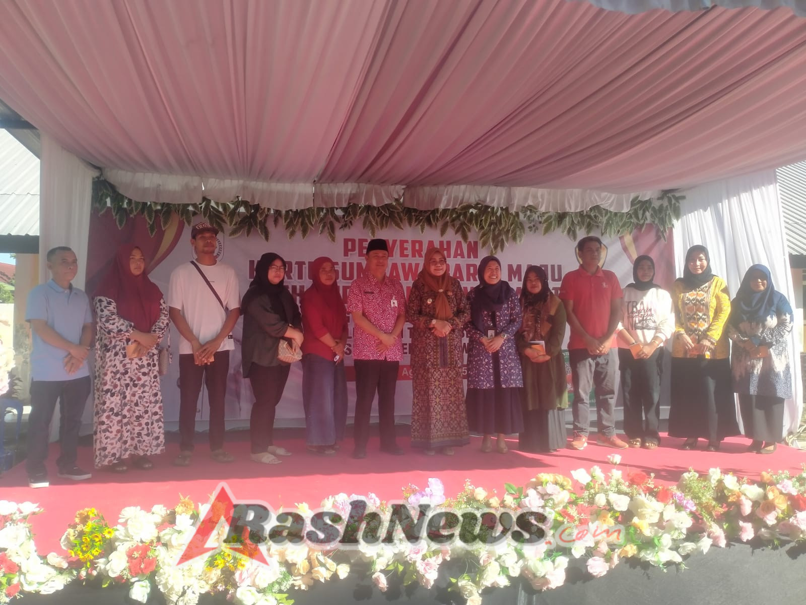 Sinergi TNI dan Pemerintah: Babinsa Telaga Bertong Hadiri Kegiatan Penyerahan KSB Maju