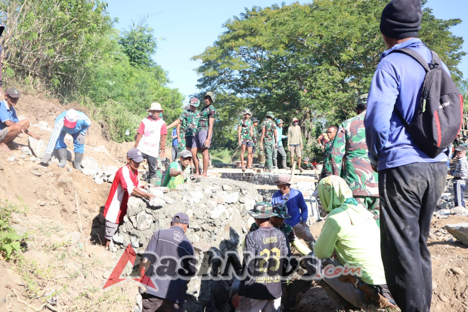 Progres Positif TMMD: Pondasi Jembatan Limpas Kalabeso Hampir Tuntas